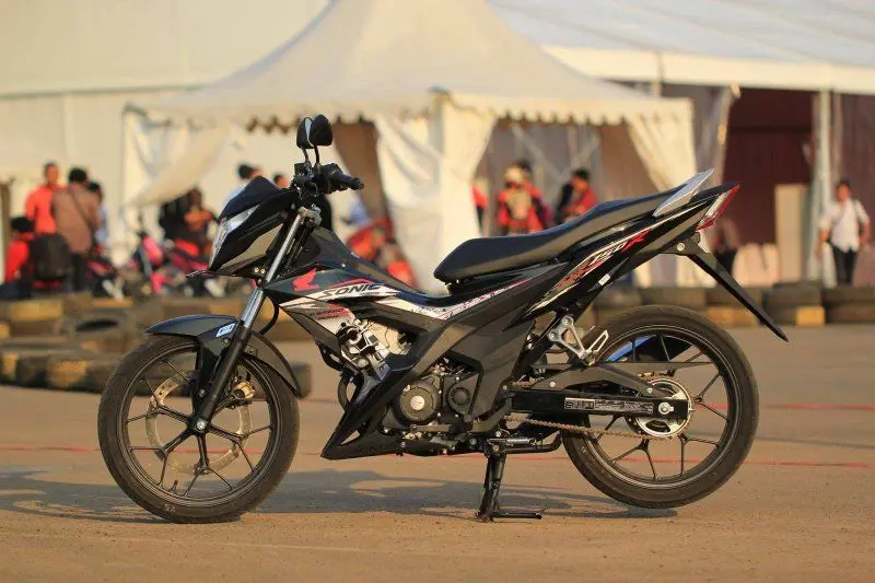 Honda Sonic 150R 5
