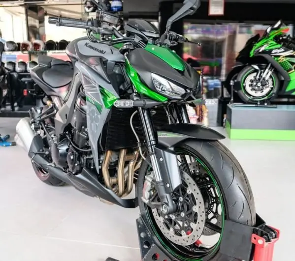 Kawasaki Z1000 30