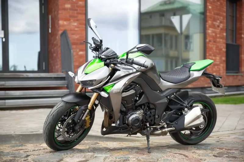 Kawasaki Z1000 21