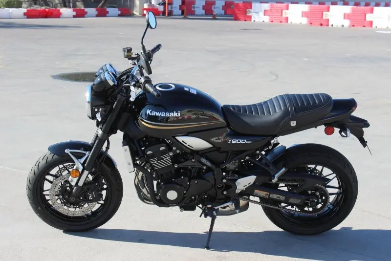 Kawasaki Z900RS 38