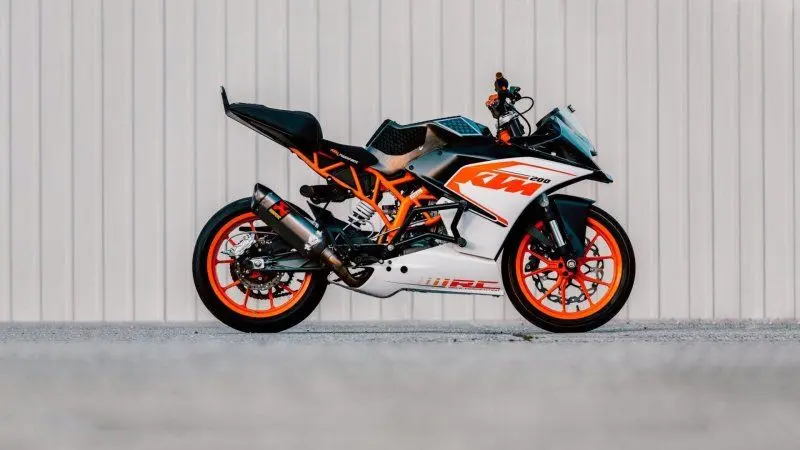 KTM RC 200 12