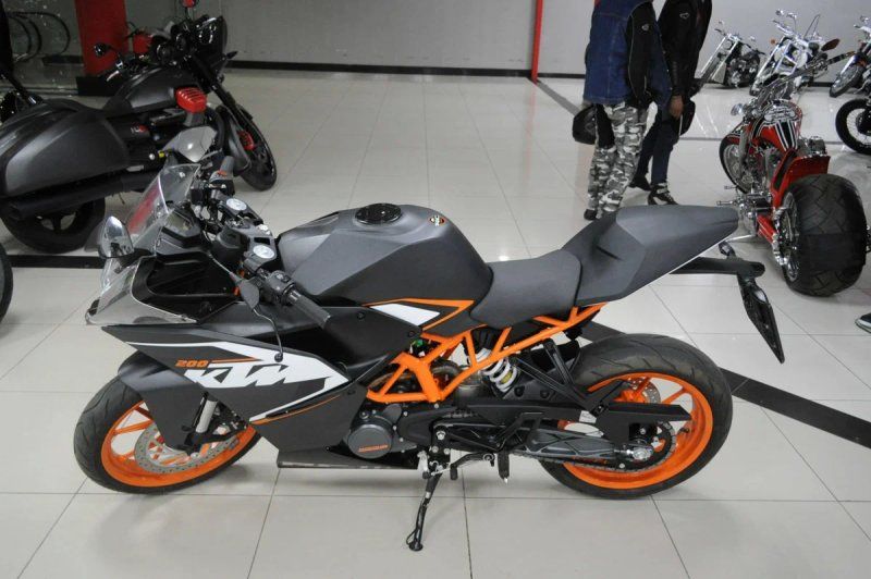 KTM RC 200 13