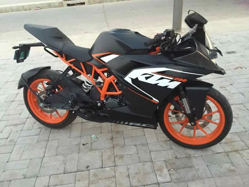 KTM RC 200 33