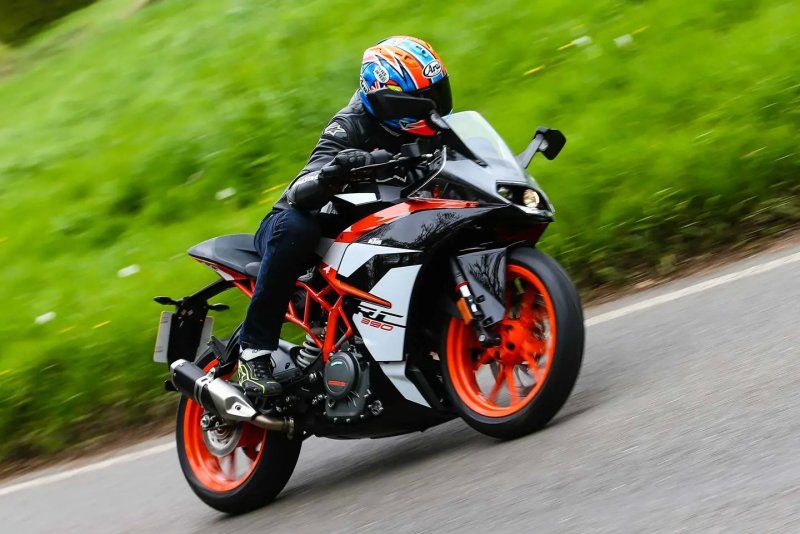 KTM RC 390 14