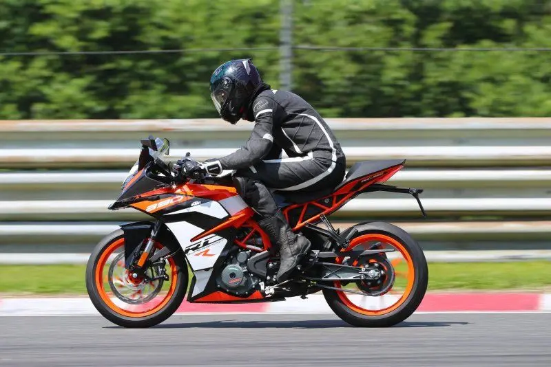 KTM RC 390 21
