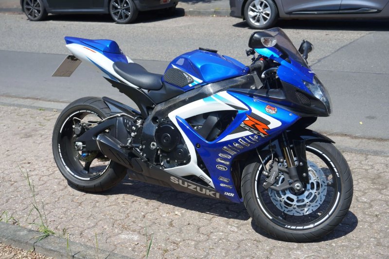 Ảnh xe Suzuki GSX R150 từ mọi góc độ 11