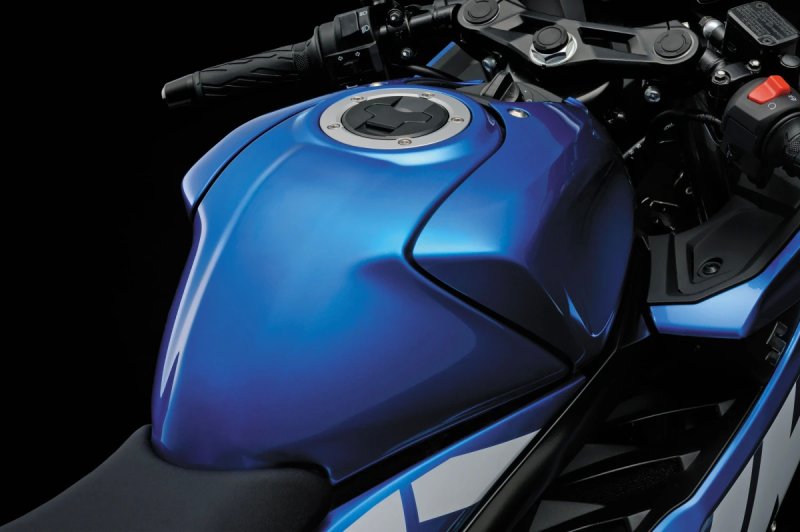 Ảnh chi tiết xe Suzuki GSX R150 1