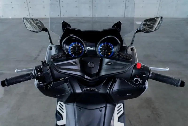 Ảnh chi tiết xe máy Yamaha TMAX DX 8