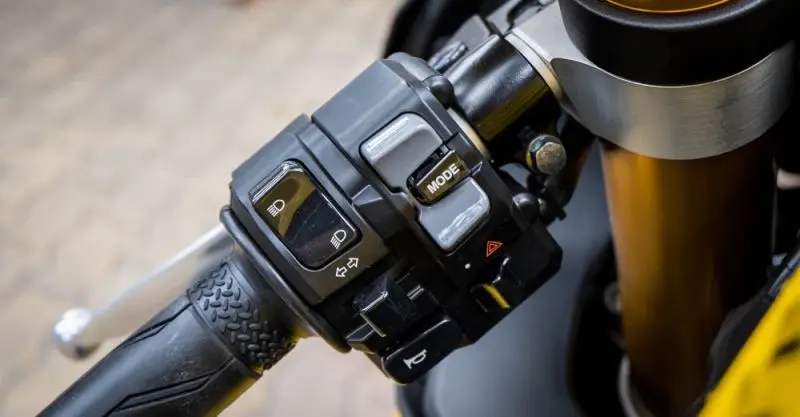 Ảnh chi tiết xe máy Yamaha YZF R1 6