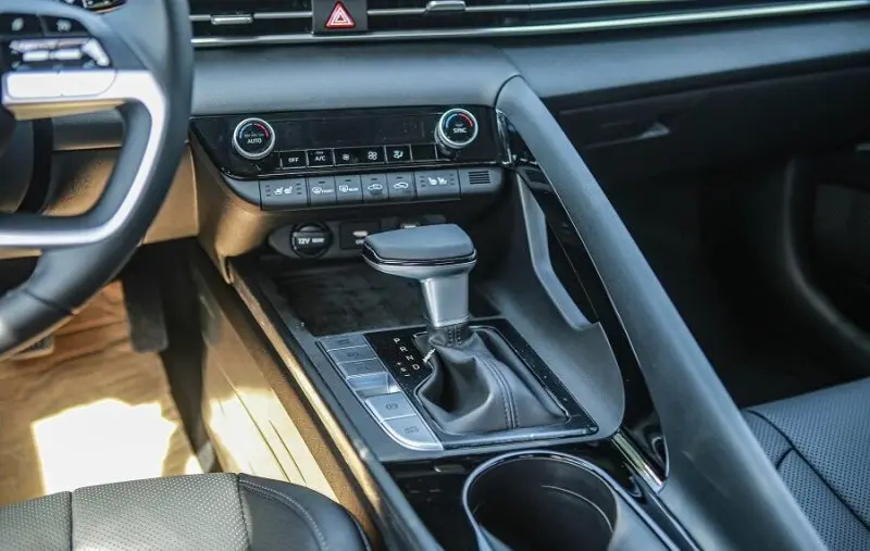 Nội thất xe Hyundai Avante chi tiết nhất 20