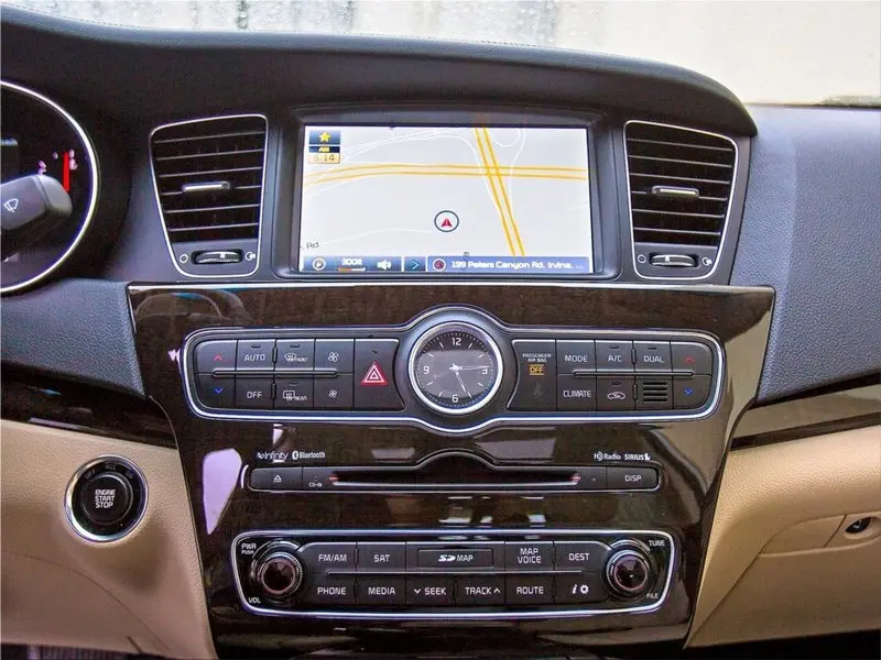 Nội thất sang trọng của dòng xe Kia Cadenza 20