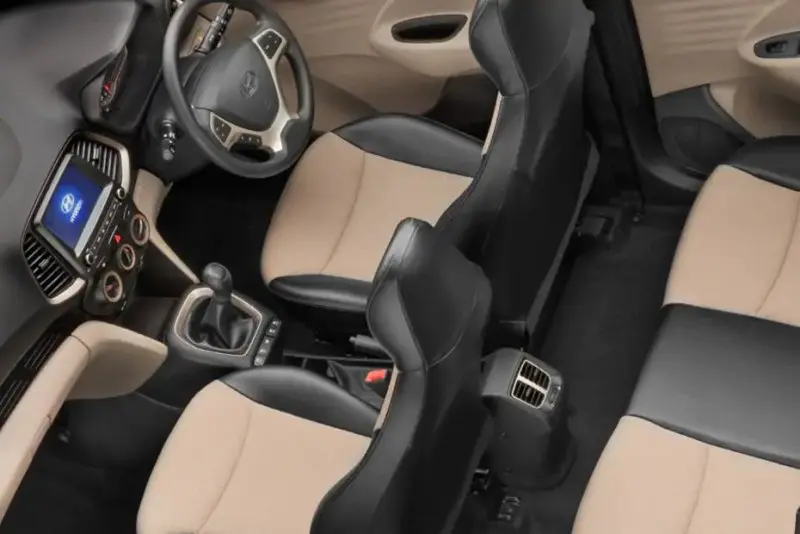 Xem ảnh xe Hyundai Santro từ nhiều góc độ 12