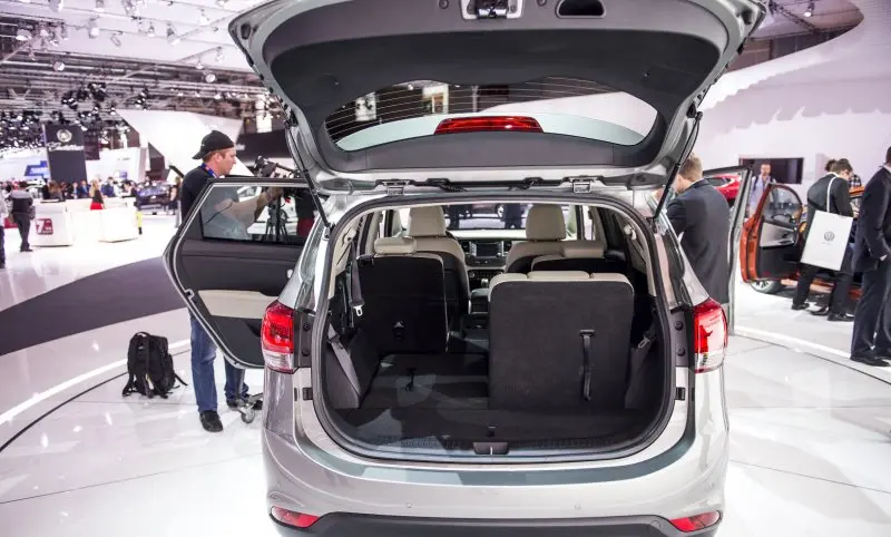 Tải ảnh xe Kia Carens mọi phiên bản 24