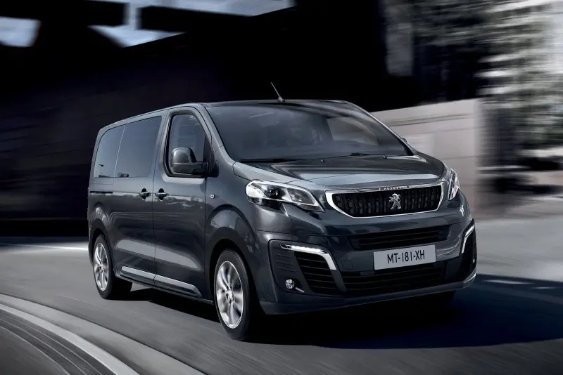 Ảnh chụp xe Peugeot Traveller sắc nét 17