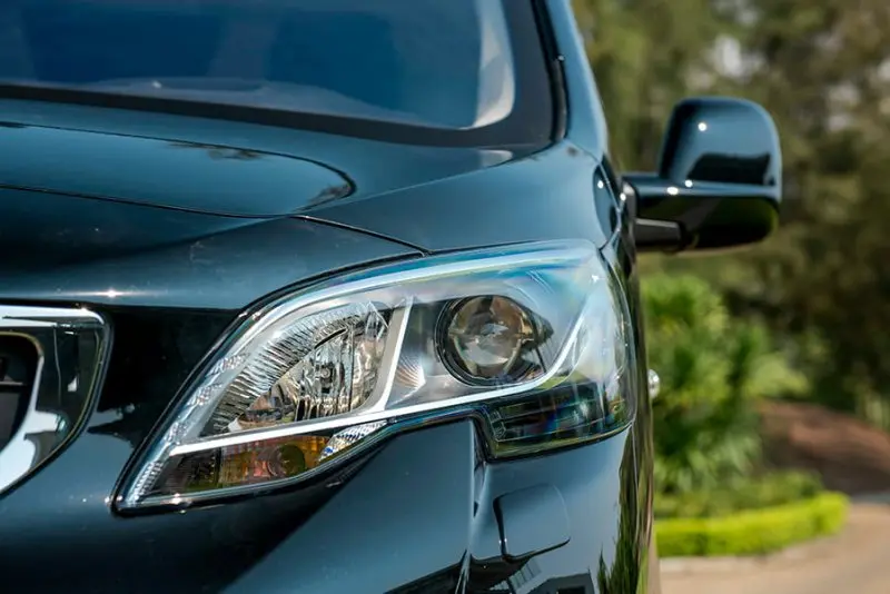 Ảnh chụp xe Peugeot Traveller sắc nét 23