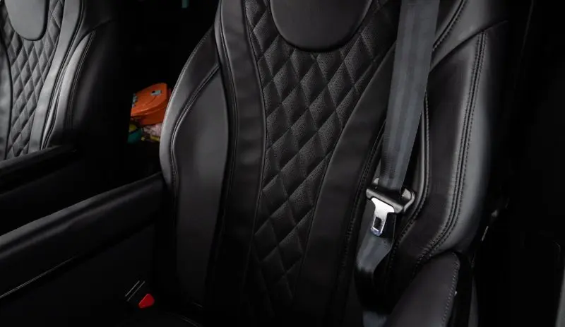 Nội thất cao cấp của xe Peugeot Traveller 9