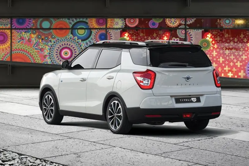 Chi tiết ngoại thất của xe Ssangyong Tivoli 15