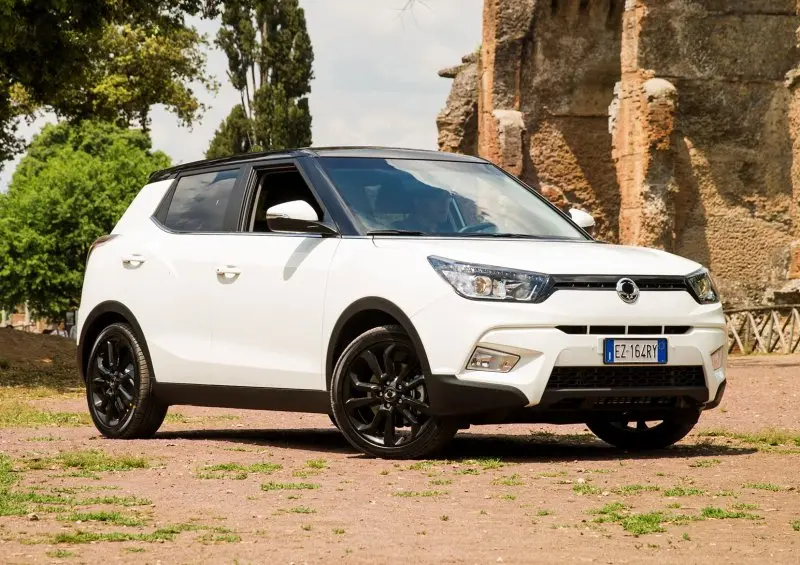 Chi tiết ngoại thất của xe Ssangyong Tivoli 10