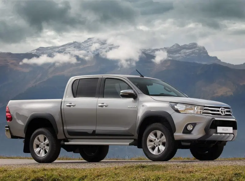 Ảnh xe Toyota Hilux đẹp mắt nhất 30