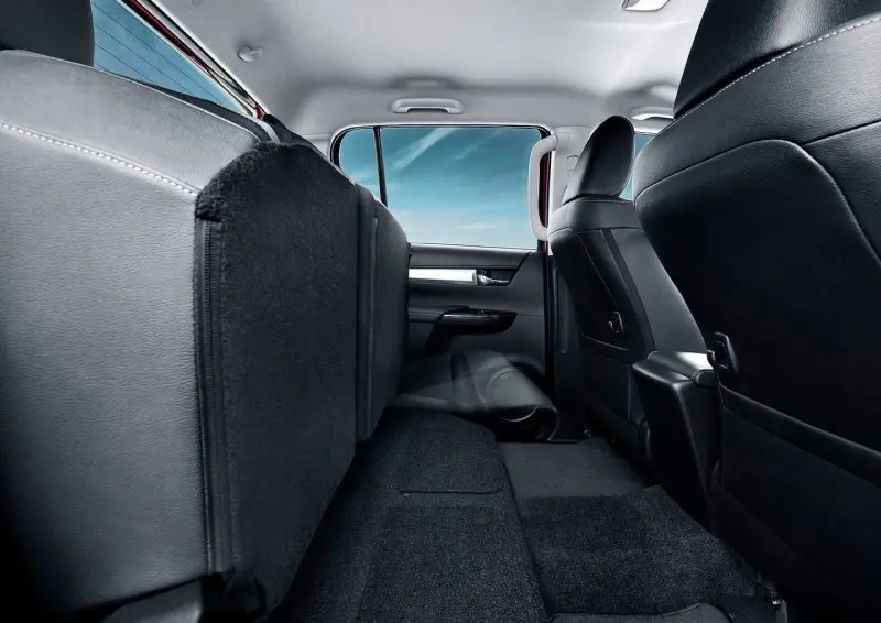 Ảnh xe Toyota Hilux từ góc nhìn chi tiết 1