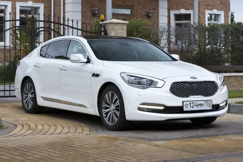 Ngắm nhìn ngoại thất xe Kia Quoris đẹp mắt 15