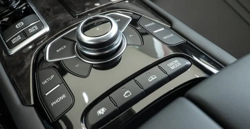 Hình ảnh nội thất xe Kia Quoris sang trọng và đẳng cấp 6