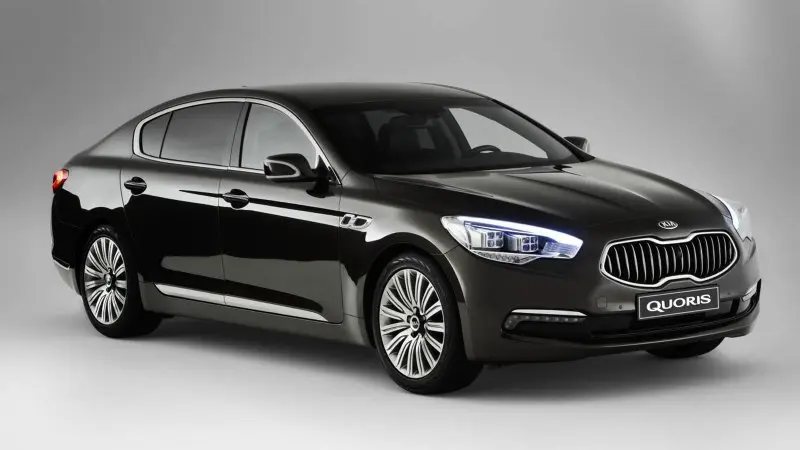 Ngắm nhìn ngoại thất xe Kia Quoris đẹp mắt 9