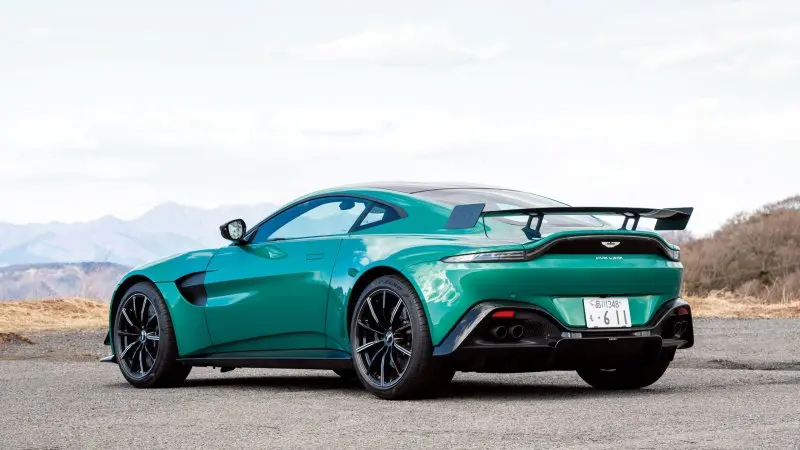 Hình ảnh Vantage F1 Edition đẹp nhất 19