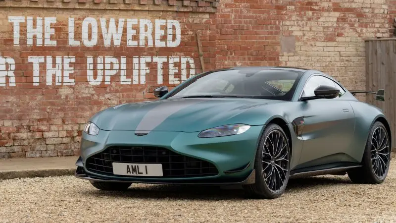 Thư viện ảnh Vantage F1 Edition đa dạng 11