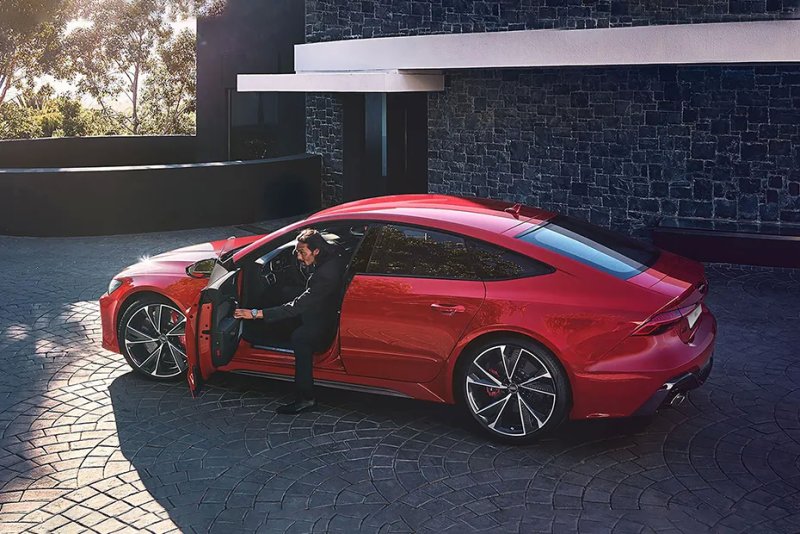 Cận cảnh xe Audi RS7 sắc nét nhất 1