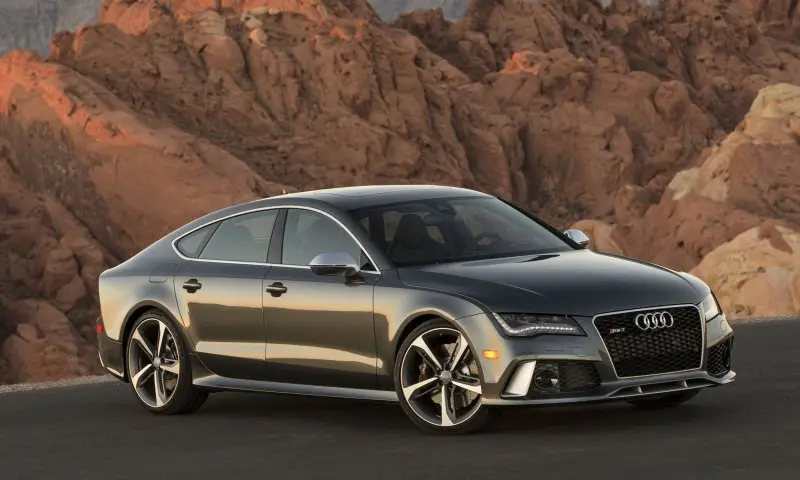 Cận cảnh xe Audi RS7 sắc nét nhất 25