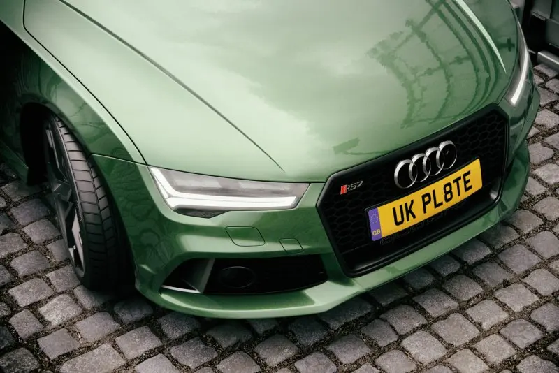 Cận cảnh xe Audi RS7 sắc nét nhất 26