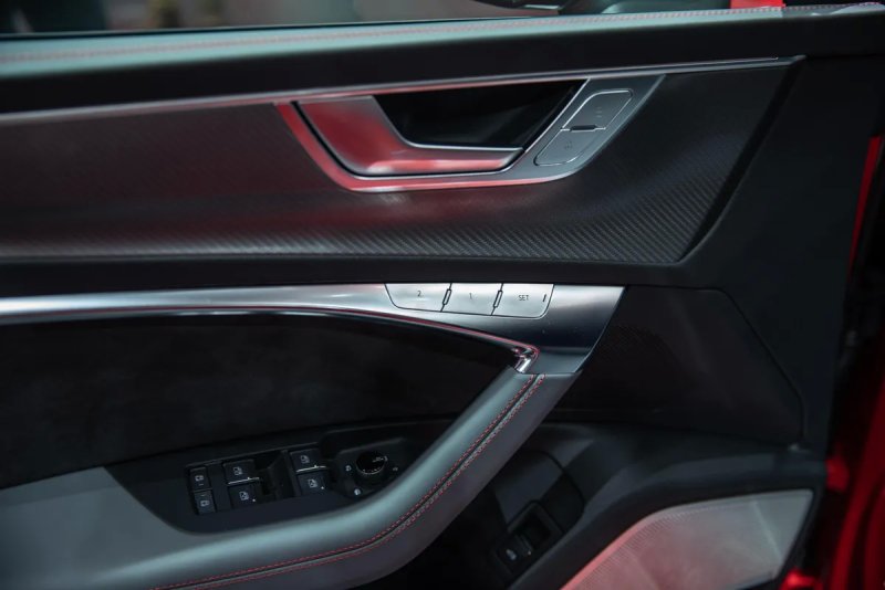 Nội thất sang trọng của xe Audi RS7 6