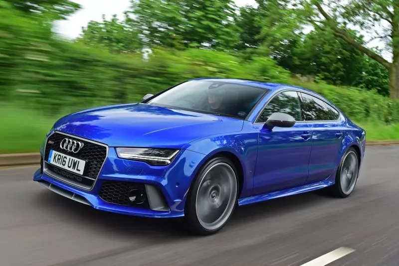 Cận cảnh xe Audi RS7 sắc nét nhất 9