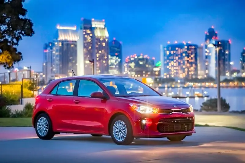 Hình ảnh xe Kia Rio Hatchback với màu sắc đa dạng 15