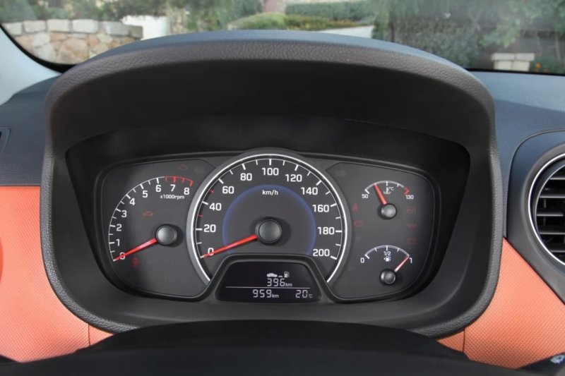 Chi tiết nội thất sang trọng của xe Hyundai i10 5