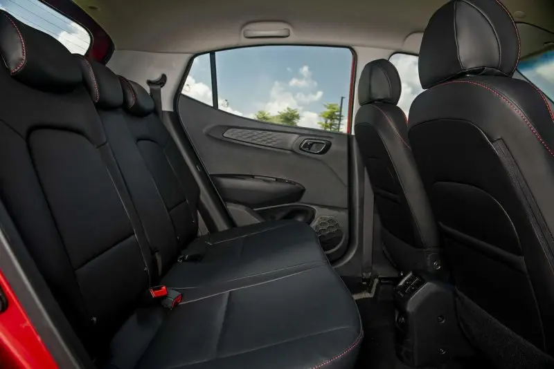 Chi tiết nội thất sang trọng của xe Hyundai i10 15