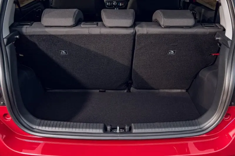 Chi tiết nội thất sang trọng của xe Hyundai i10 26