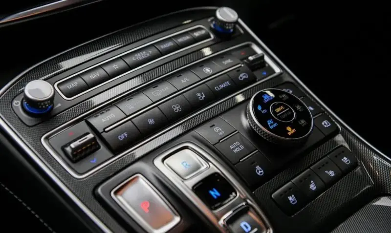 Xem hình ảnh chi tiết Hyundai Santa Fe độc đáo 3