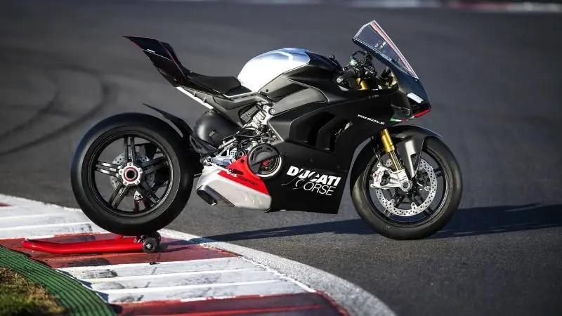 Hình ảnh các đời Ducati Panigale V4 17