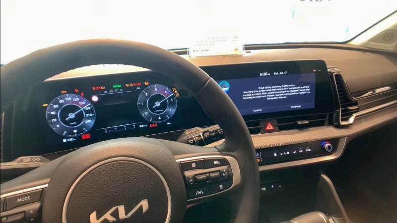 Nội thất sang trọng của dòng xe Kia Sportageo 9