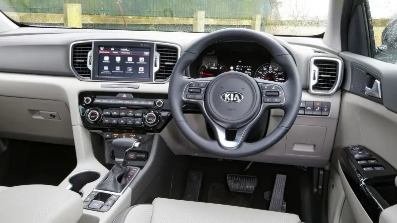 Nội thất sang trọng của dòng xe Kia Sportageo 26