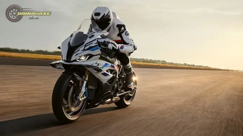 BMW S 1000 RR 12 BMW S 1000 RR 12