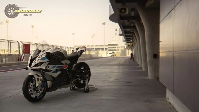 BMW S 1000 RR 5 BMW S 1000 RR 5