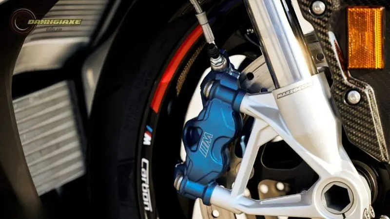 BMW S 1000 RR 10 BMW S 1000 RR 10