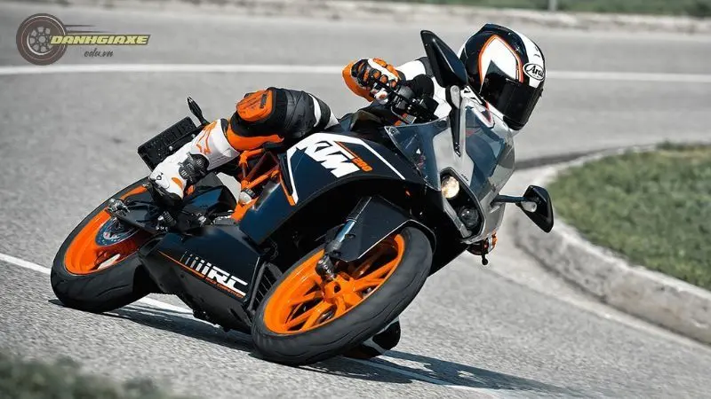 KTM RC 200 9