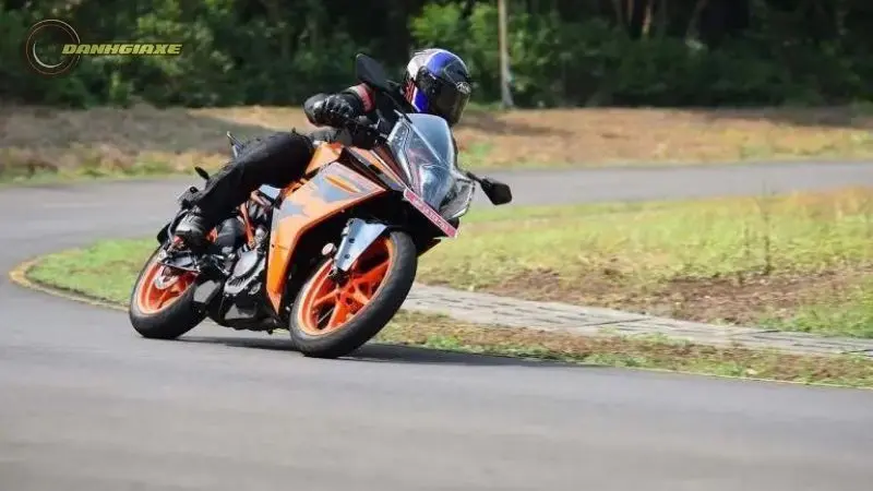 KTM RC 200 6