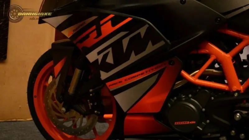 KTM RC 200 8