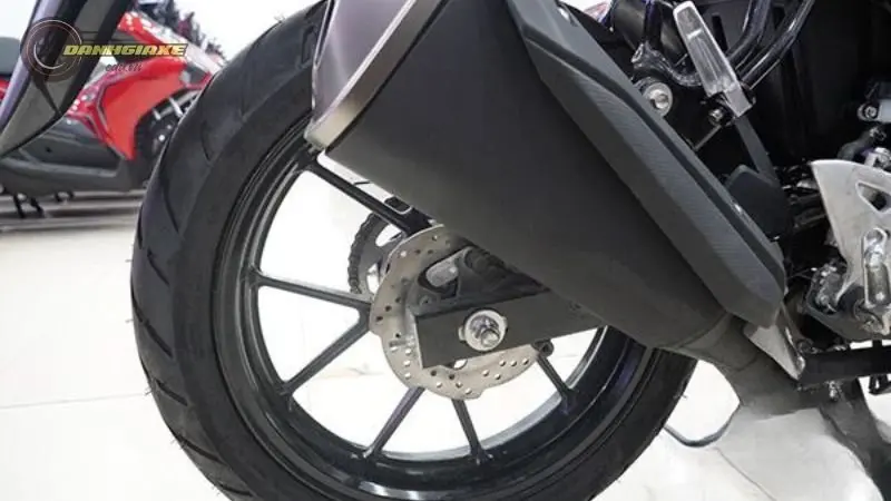 Suzuki GSX 150 Bandit 16