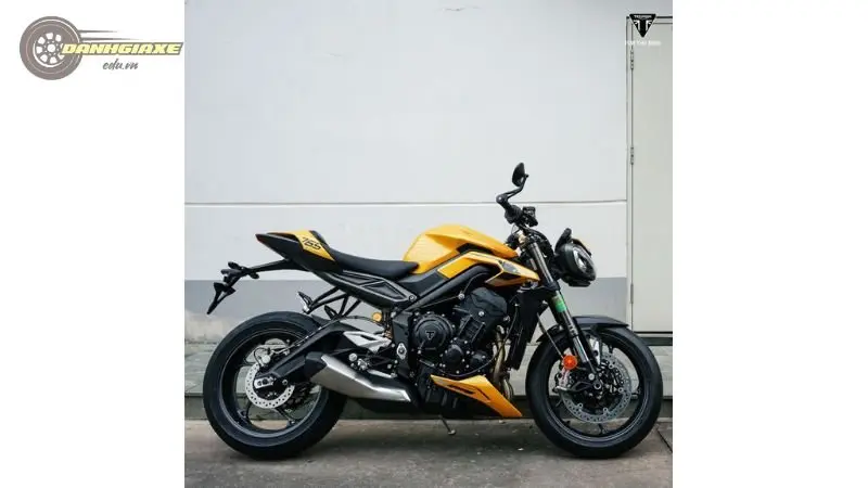 Triumph Street Triple 2